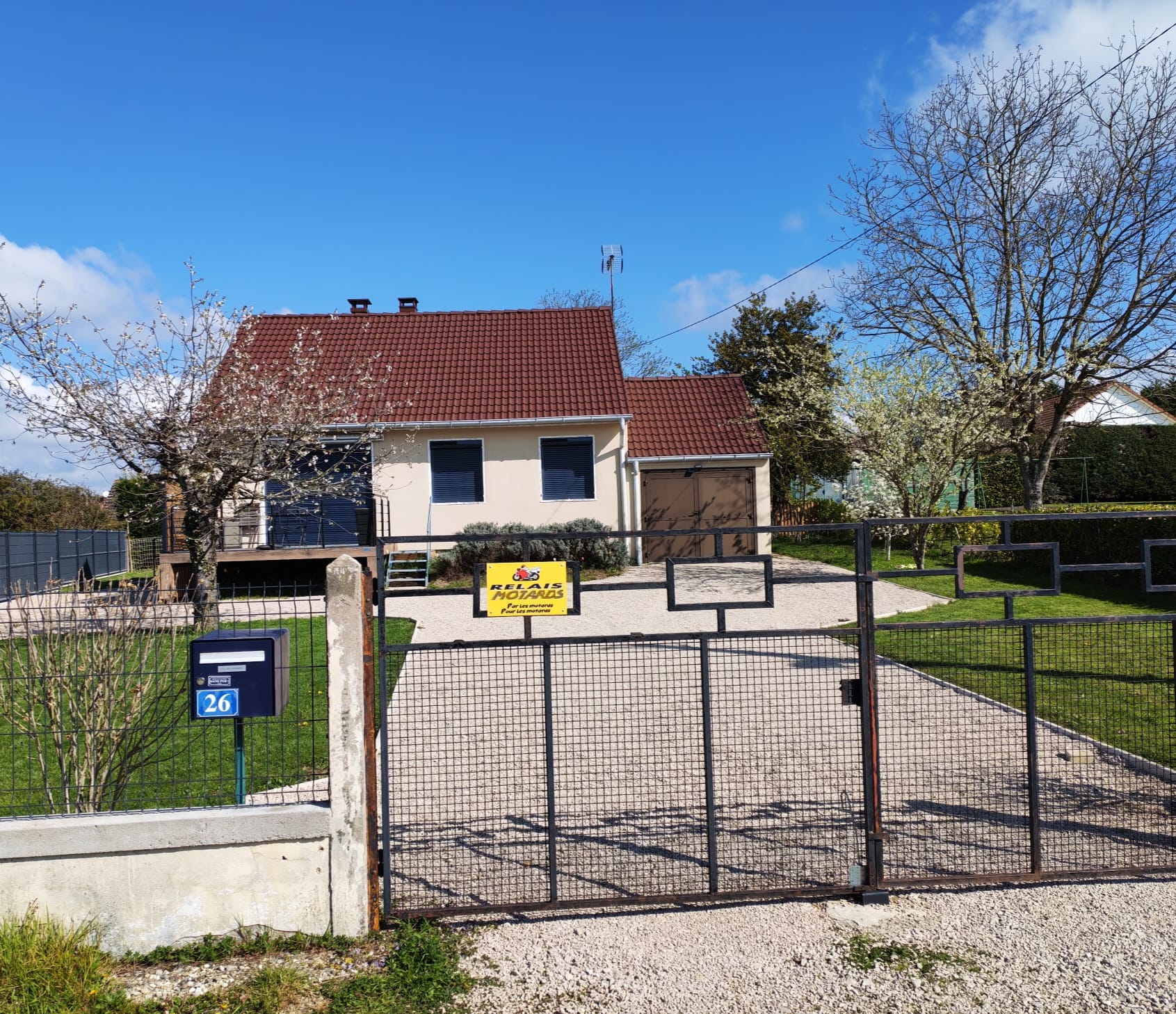 Relais motards gite des pommiers montret 71440