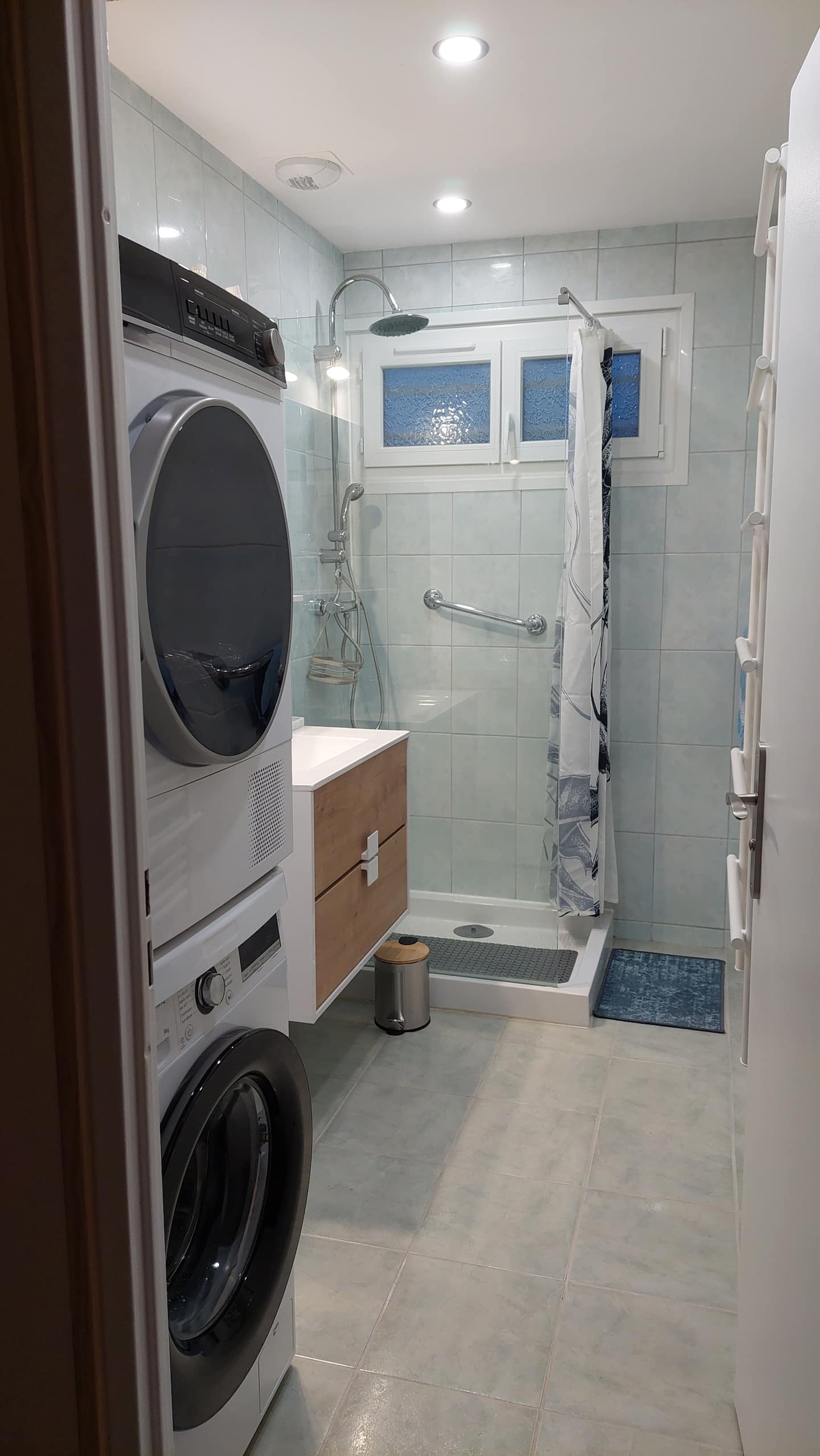 Gite des pommiers montret 71440 salle de bain
